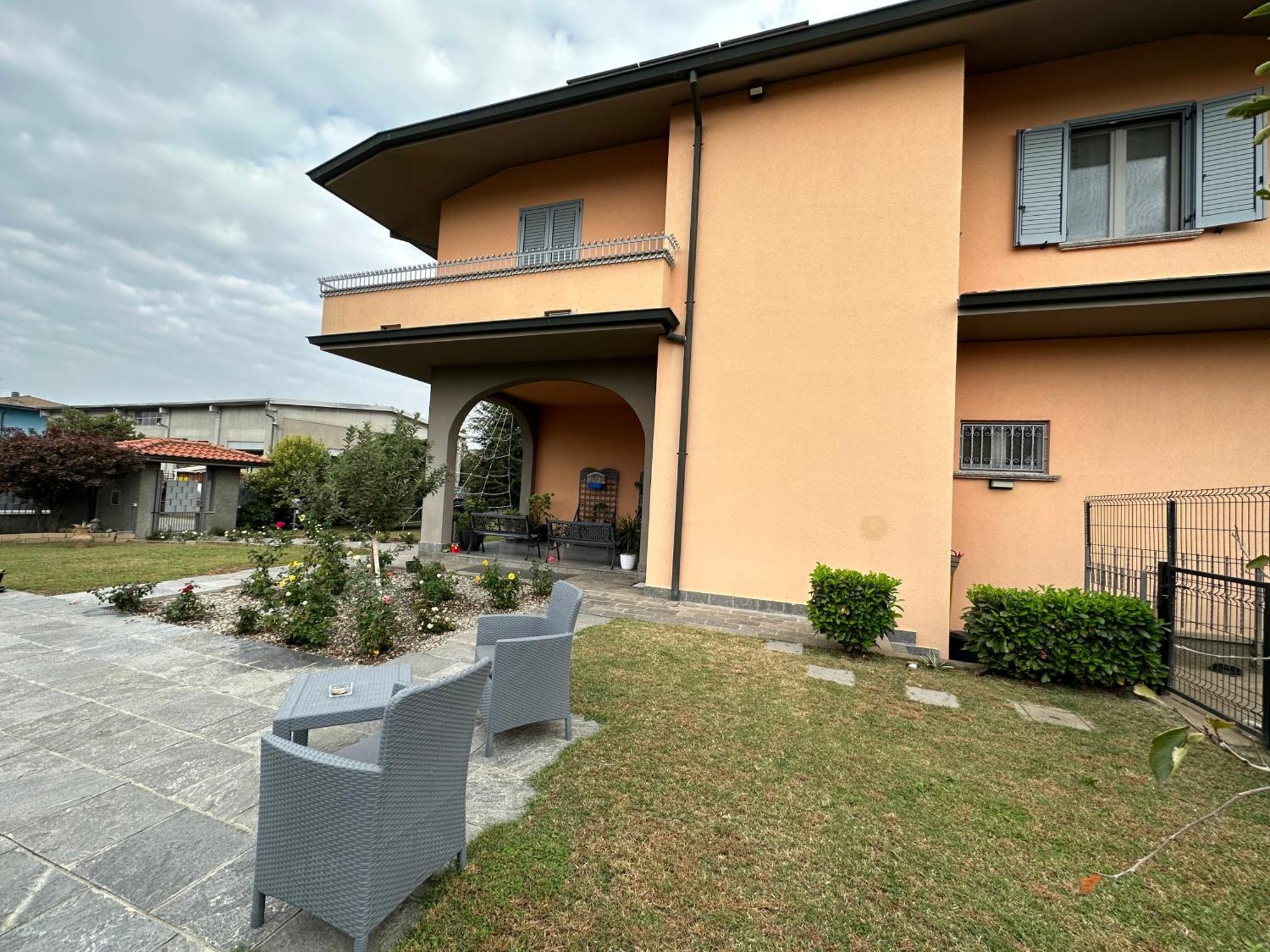 Villa 2 Cassano dʼAdda Exterior foto