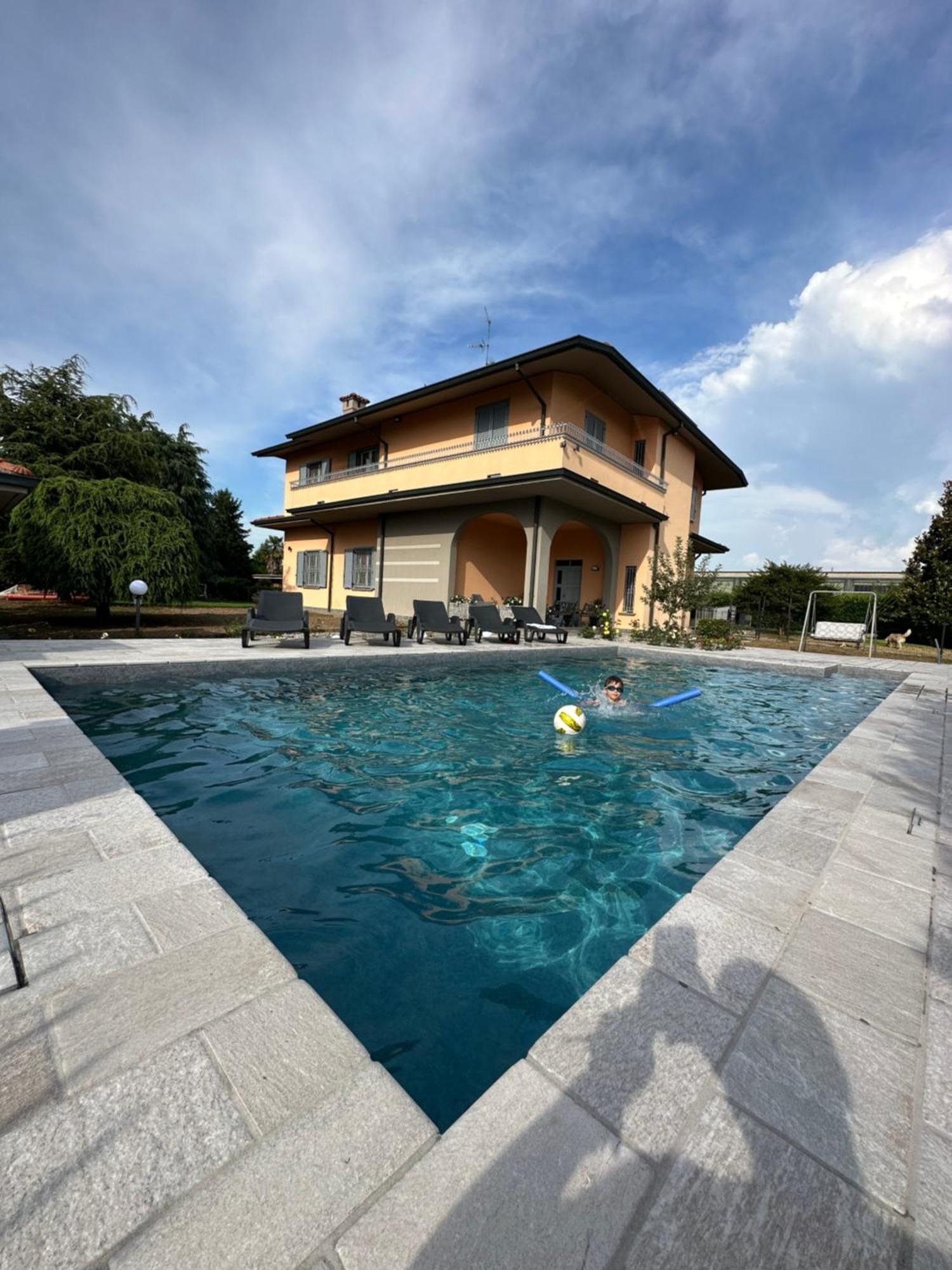 Villa 2 Cassano dʼAdda Exterior foto